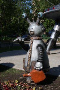 А у нас есть вот такой инопланетный корабль с инопланетянами!