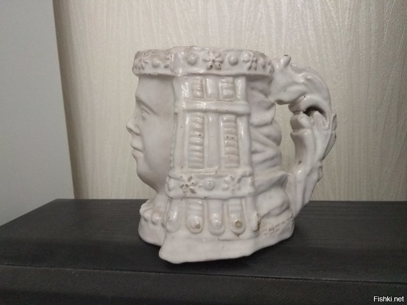 Есть парочка раритетных. Но вообщем я люблю больше прозрачные бокалы.