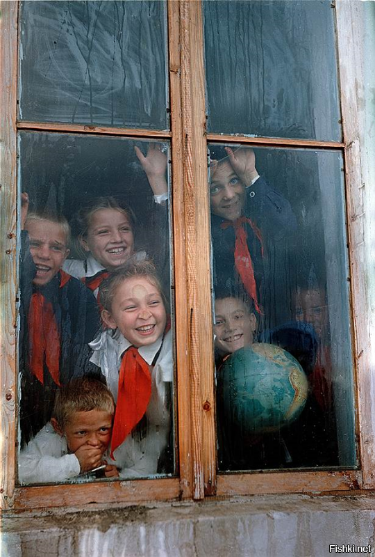 Педераста видно по картинке!!!