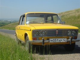 Вы путаете зарплату и ставку оклада по тарифной сетке. Действительно студент получив диплом мог умудриться вначале получать 120 рублей. Если его лишали квартальной премии за пьянку. И просто премии каждый месяц за косяки и прогулы. И 13 зарплаты в конце года за то что импортное оборудование во время ремонта запорол. И если работал на предприятии без повышающего районного коэффициента. И без северных надбавок (которые у нас на 70% территории) на югах баклуши бил.

А так , молодой , начинающий инженер мог зарабатывать и 500, и 1000 рублей в месяц. И до 10000 в год... а очередь на машину -был свой прикол. Отцу например, "последний писк моды" желтого цвета, подарили на свадьбу, по очереди сестры.

Поэтому "не все так однозначно" было в СССР как вам любят рассказывать либерасты.