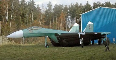 Да простят меня кремлеботы, полуангельские депутаты и сам солнцеликий, но сразу вспоминаются наши "продвинутые" надувные войска...