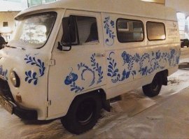 под гжель надо бы расписать.