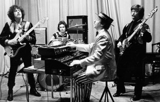 Споры будут до тех пор, пока мы не заглянем в прошлое... Пока не будет изобретена: