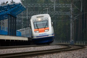 Решили нa cпop лизнуть рельс на морозе