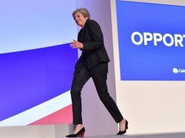 Исполнитель роли Голлума из "Властелина Колец" спародировал Терезу Мэй