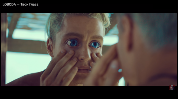 Подобное к подобному: иранская "Джоли" завела себе подругу, похожую на Барби