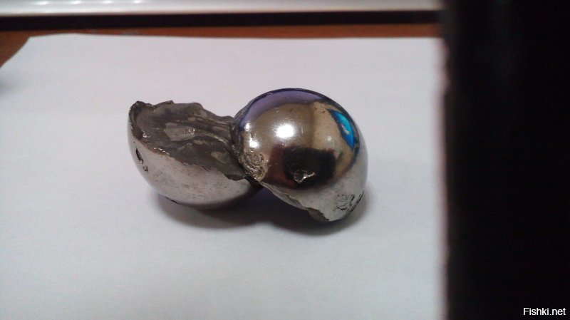 Пффф. Дайте-ка это кольцо мне на пятнадцать минут.
(А второй шарик где не помню, потерял кажется)