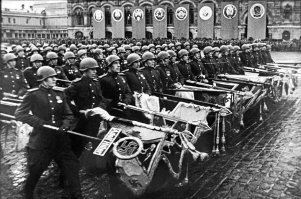 Рекорд идиотизма установлен при нынешнем царе. Вот вам экстремизм и пропаганда нацизма. На данный момент из-за массового возмущения народа таковой не считается.