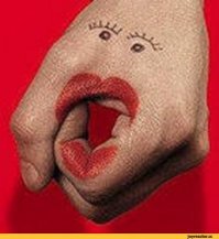 Такая варежка не только  алкашам  может пригодится....