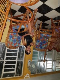 Решил тебе помочь и повернуть фотографии. Не благодари .