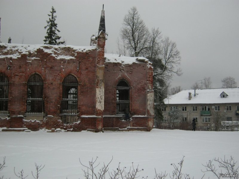 Ну ,я то там был.
Названия церкви я не знал, просто фотографировал колоритные руины.