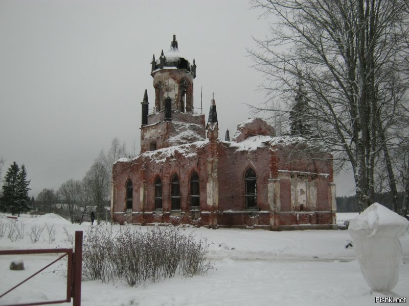 Ну ,я то там был.
Названия церкви я не знал, просто фотографировал колоритные руины.