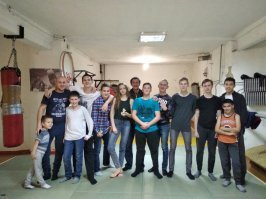 Тренер по кикбоксингу защитил детей от подростков, и теперь ему грозит 8 лет тюрьмы