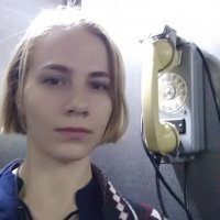 Что в лифте делает корабельный телефон?
