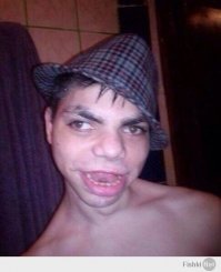 Киски, вам задача - выбрать круче мачо