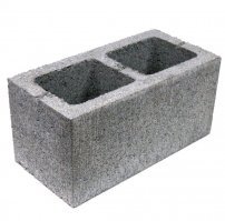 В Китае водитель Ауди пробил бетонную стену, пытаясь припарковаться