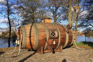 При Петре ещё и подводная лодка уже была