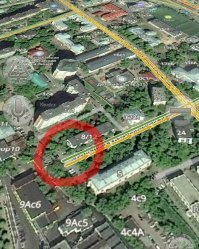 По всем понятиям тут виновата ауди.
Но по правилам ситуация неоднозначная.
Это произошло здесь:

Ауди ехала по встречке, но по улице (Большой краснопрудный тупик). А та зона, где ехала девушка, не обозначена как улица. Если это действительно так - получается, что она выехала с прилегающей территории и должна уступить дорогу тем, кто движется по улице (неважно, по встречке или нет, есть масса примеров, где выезд из двора+обгон =дтп).
Так что все зависит от 3 вопросов: 1) закончила ли она маневр (на видео видно, что почти). Если да - вина ауди 100%, он на встречке, она нет.
 2) остановилась ли она (опять же, на видео видно, что "почти"). Если да- шансов у ауди стать невиновным очень мало. Ну и 3) с учетом обзора ауди заметила препятствие гораздо раньше, чем девушка. Время среагировать и остановиться с разрешенной скорости 20 км/ч было. Это должно быть учтено в разборе вины ауди.