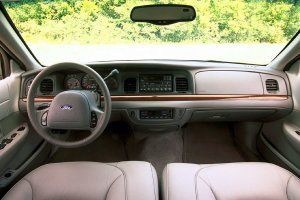 Стесняюсь спросить ,а какой такой ручник он всё время так радостно дёргал ?