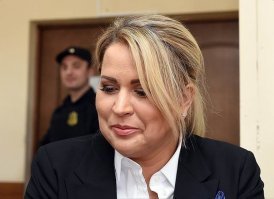 В этом деле главное - типаж, тоже посидит-посидит, потом всё вернут