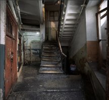 Да, в Питере есть красивые парадные, но к сожалению все больше парадных превращаются даже не в подъезд, а в свинарники с запахом плесени и мочи, с обвалившимися стенами и потолком, надеюсь ситуация обратима.