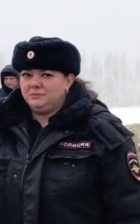А откуда узнал какое у неё звание?