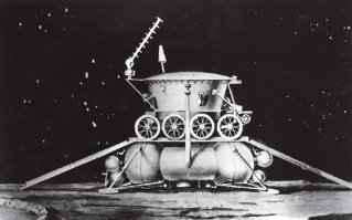 До недавнего времени Луноход держал рекорд по пробегу вне планеты Земля.