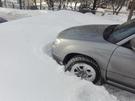Ну на Мультивене я сюда хрен бы заехал. Но по салону Субара тесновата, это да.