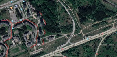 Кто любил залезать в подвалы многоэтажек, тот знает, что некоторые двери не открыть. У нас открыли одну такую дверь, в обычной 9 этажке. Там был штаб, с флагам СССР, телефонами, столами и т.д.
И на вопрос, а почему в СССР строили целые районы, а бункеры не строили, то ответ простой. Подвал каждой панельки и есть бункер.
Подвальные окна сделаны как амбразуры. Высотки как правило, строили у ключевых дорог.
И вот пример.