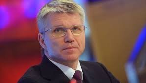 Что-то министр спорта напоминает Гарика только старого, а может это он только в гриме.?