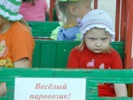 я их понимаю -- какое веселье без водки? Дедушка Мороз, падла, не наливает!
ЗЫ: вспомнилось...