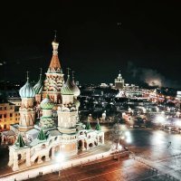 Да кто ж не любит Москву перед НГ фотографировать... Я вот тоже балуюсь..