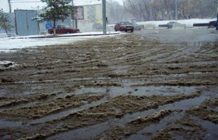 Тема зимней Москвы не раскрыта! Что то один центр на фотках....Такое ощущение, что автор настенный календарь раздербанил! А где реки реагентов из "таблицы Менделеева"?? Где торчаловки, на третьем кольце??