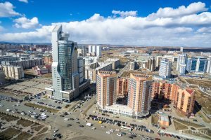 Москва? Пусть заедет за Урал
-----------------------------------------
Пусть заедет, и что??  Где-то далеко за Уралом в 4000 км. от Москвы.
