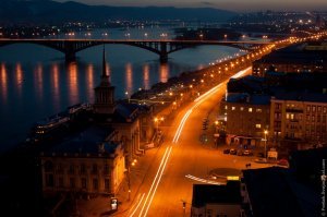 Москва? Пусть заедет за Урал
-----------------------------------------
Пусть заедет, и что??  Где-то далеко за Уралом в 4000 км. от Москвы.