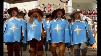 А из "Трех мушкетеров" что сделали? 
Да мало-ли таких фильмов. Современные режиссеры (особенно Российские) очень любят паразитировать на классическом кинематографе. (И не только нашем. Взять хоть "Воина" Бондарчука или "Родину" Лунгина) Схема понятная: Готовый сценарий + можно надавить на "патриотизм" и выдавить денюжку из Фонда кино или других госструктур. Делать особо ничего не надо- зато распилить бабла можно достаточно. А уж Сарик Адриасян- вообще легендарный говнодел!   
Вобщем, хоть хорошие фильмы у нас иногда и снимаются, они почти не заметны, на фоне вот таких вот отмороженных бездарно-плагиатных картин. 
Благо, что в данном случае мы можем голосовать своими деньгами- не ходите на подобный шлак, картина провалится в прокате и, скорее всего, очередного продолжения уже не снимут.