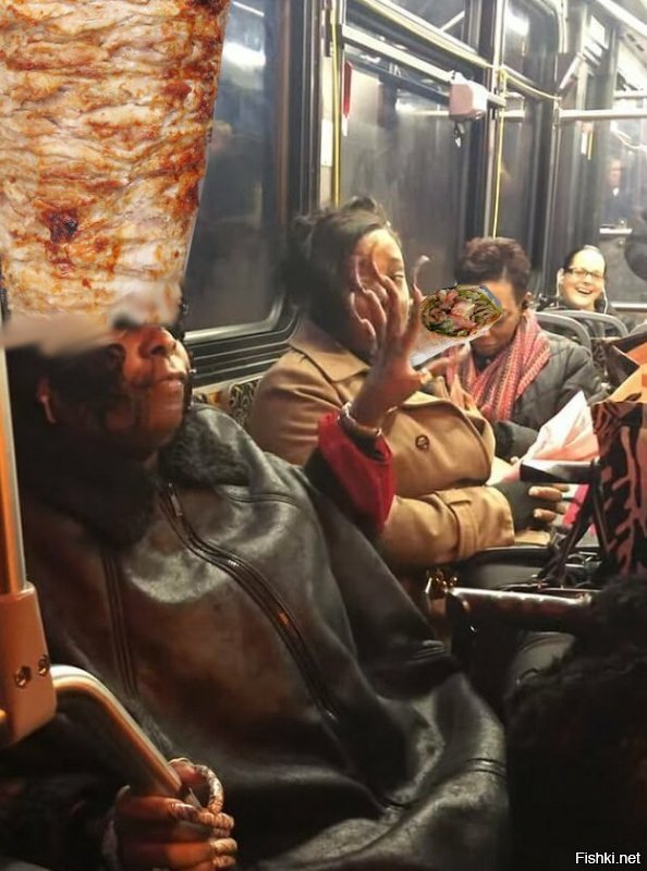 "Пока, Фелиция!": пассажирки автобуса поругались из-за прически