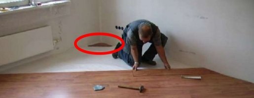 Если Вы не заметили, то в углу как раз положено.