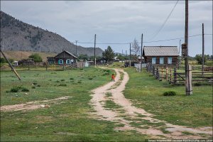 Ребята, что вы паритесь. К нам, в солнечное Забайкалье, а если точнее в забайкальскую деревню. Помимо прекрасных, безмятежных пейзажей и единения с природой вас порадуют совершенно бесплатные парковочные места (безработица в нагрузку).