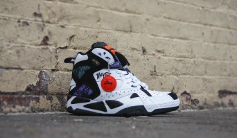 Эх, были у меня в 90-х (занимался баскетболом в институте)не менее легендарные Reebok BlackTop с системой подкачки Pump, тоже огонь были тапки, играл я в них лет 5, потом еще просто так таскал несколько лет). Заработал я на них сам себе 150$, студентом торгуя дисками с играми и софтом на Митинском радиорынке))