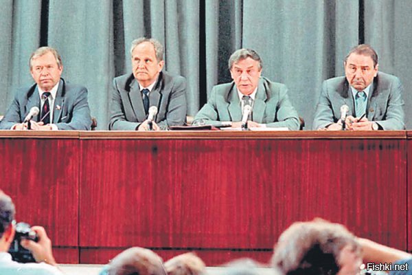 Защищать их не пошёл никто!

Слышишь, НИКТО!