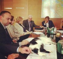 Мэр Риги Нил Ушаков в центре стола....((( не РОССИЯ..
