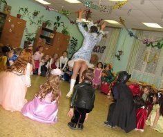 Такие разные Деды Морозы и Снегурочки