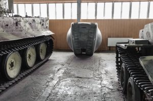 Как видно из комментов ниже только на Кубинке странных экспонатов больше, чем в посте: