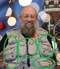 Что у него в карманах затарено?!..