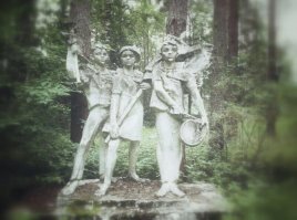 А вот это реально здорово. Такое впечатление, что композиция сделана по эскизу Евгения Медведева.