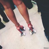 Да как же они ходят-то в них?