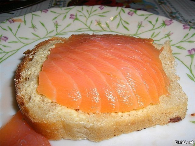 калории бутерброд с маслом и красной рыбой