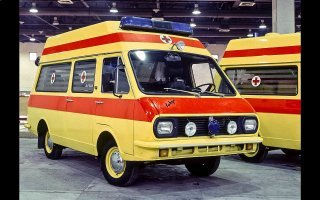 Кино для своего времени достойное. Мне маленько позднее запомнились РАФики 
броневики(Labbe). У всех них как правило была "просаженна" подвеска, смешно смотрелось. Одновременно с ними появились РАФики  "Реанимация". канареечного цвета а начинку делали то-ли финны то-ли еще кто-то)