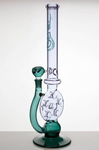 Меня ещё необычные вазочки для цветов прикалывают.